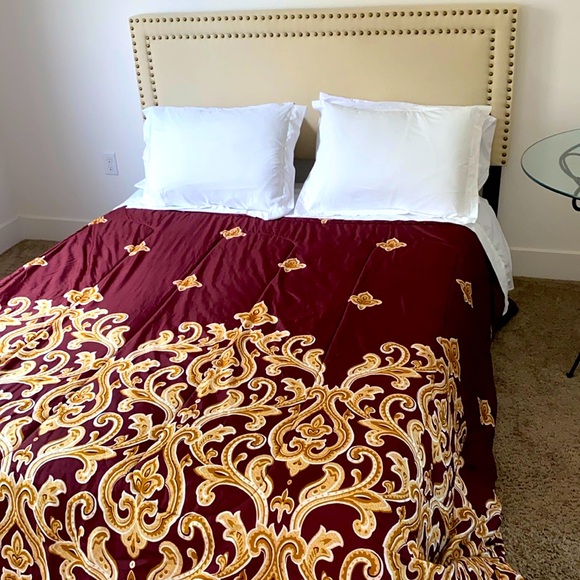 Cal King Bed Ensemble Fairfield Square Collection Bed-in-A-Bag Comforter Set - Picture 2 of 14